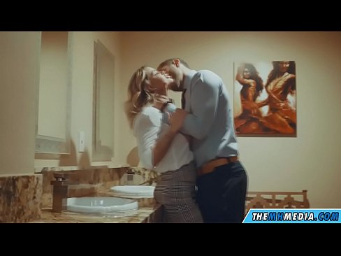 ❤️ 當一個豐滿的金發女郎在公共廁所引誘你時 ☑ 硬色情 在 zh-tw.bestsexporno.ru ❌❤
